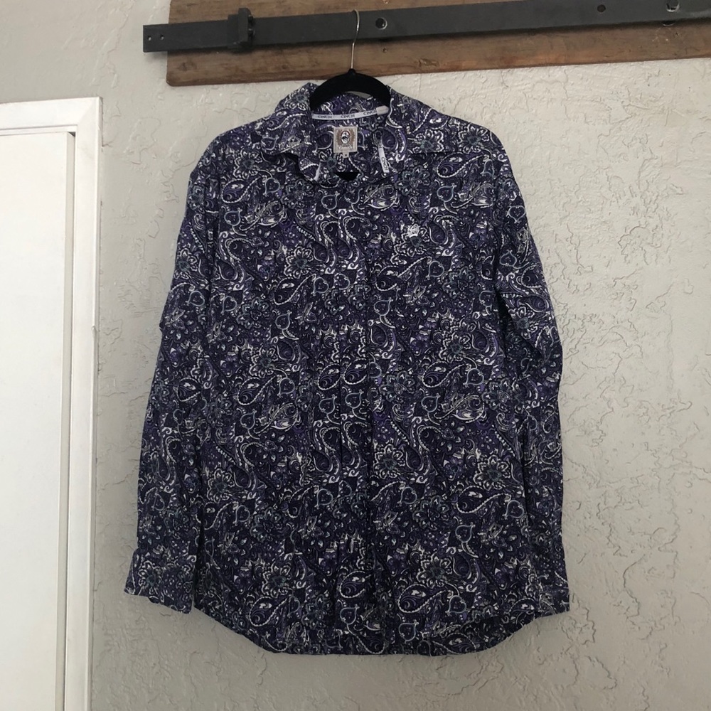 Cinch long-sleeve button up